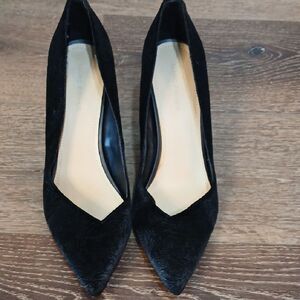 Marc Fisher Black Pointed Block Heels Velvet Size 7